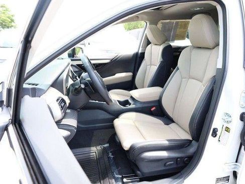 Used 2024 Subaru Outback Limited AWD/4WD image 9