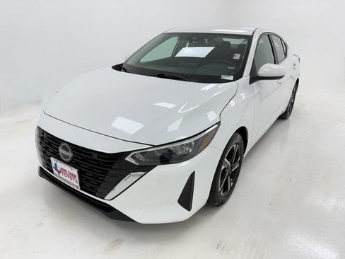Used 2024 Nissan Sentra SV FWD image 4