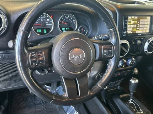 Used 2014 Jeep Wrangler Rubicon w/ Power Convenience Group AWD/4WD image 15