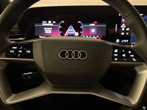 Certified 2025 Audi Q5 Premium w/ Convenience Package AWD/4WD image 11