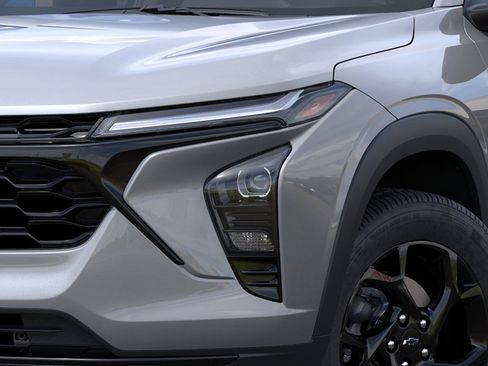 New 2026 Chevrolet Trax LT w/ Driver Confidence Package FWD image 10