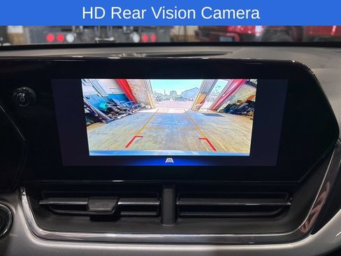 Used 2025 Chevrolet Trax LT FWD image 5
