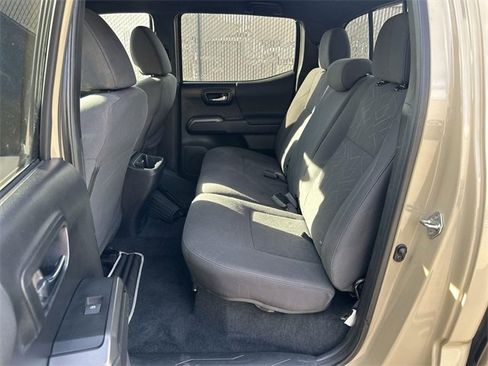 Used 2018 Toyota Tacoma TRD Off-Road image 22