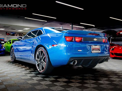 Used 2013 Chevrolet Camaro SS w/ Hot Wheels Special Edition image 21