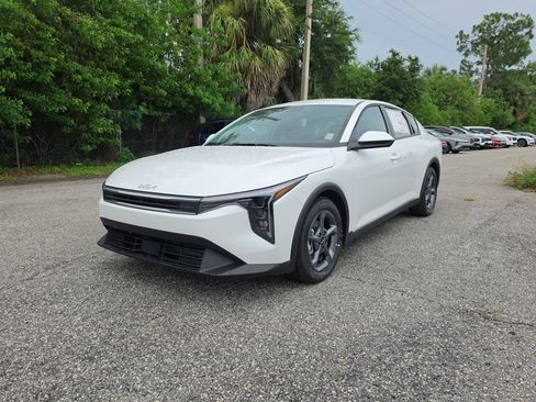 New 2026 Kia K4 FWD image 4