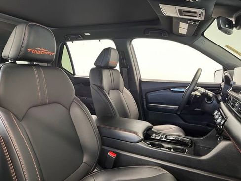 Used 2023 Honda Pilot TrailSport image 10