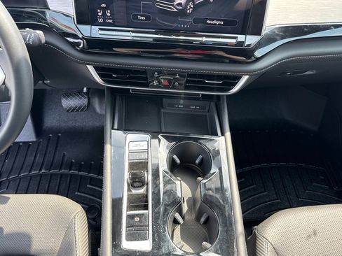 Used 2024 Volkswagen Atlas Cross Sport SE w/ Panoramic Sunroof Package image 14