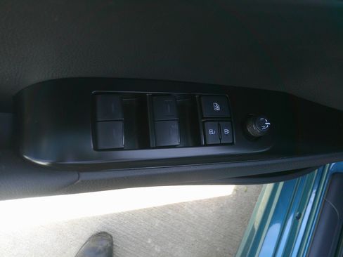 Used 2025 Toyota Camry SE w/ Convenience Package image 22