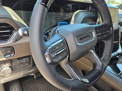 New 2026 GMC Yukon Denali Ultimate AWD/4WD image 12