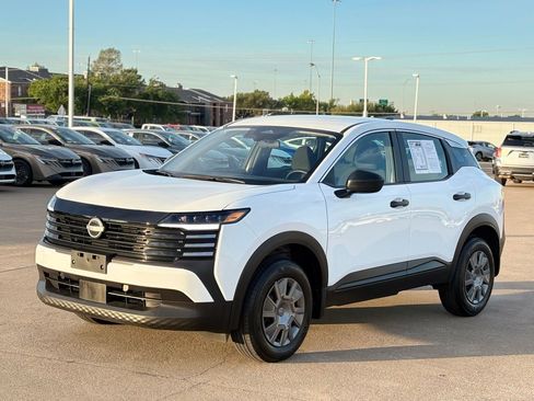 Used 2026 Nissan Kicks S image 3