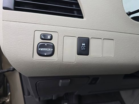 Used 2011 Toyota Sienna LE image 20