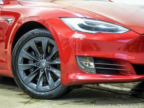 Used 2018 Tesla Model S 100D image 3