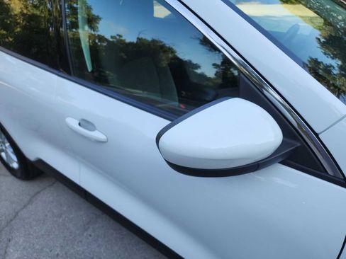 Used 2021 Ford Escape SE image 12