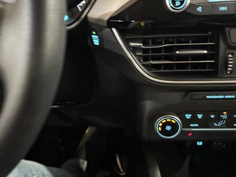 Used 2020 Ford Escape SE FWD image 18