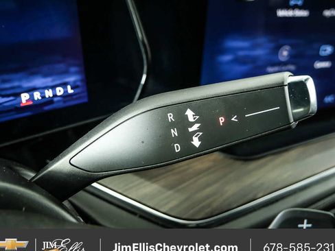 Certified 2025 Chevrolet Tahoe LT image 17