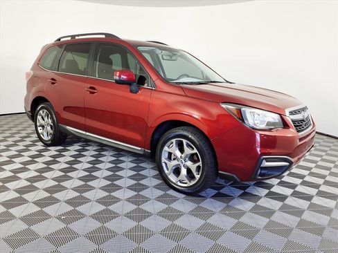 Used 2017 Subaru Forester 2.5i Touring image 3