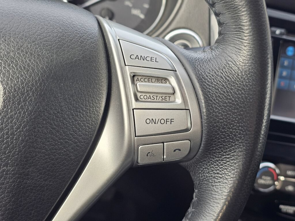 Used 2015 Nissan Rogue SL AWD/4WD image 29
