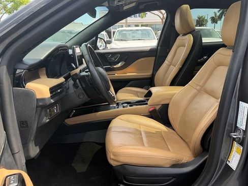 Used 2022 Lincoln Corsair Reserve w/ Luxury Package FWD image 9