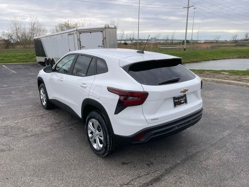 New 2026 Chevrolet Trax LS image 5