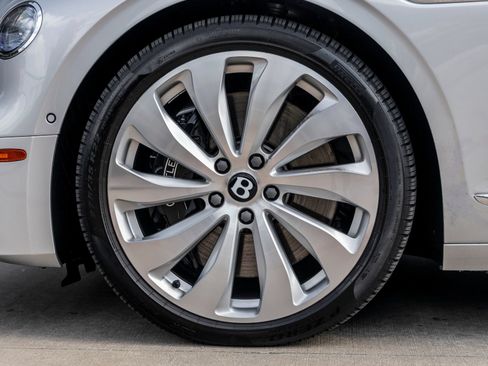 Used 2026 Bentley Flying Spur Plug-In Hybrid AWD/4WD image 14