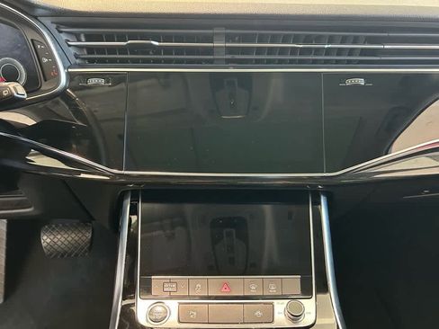 Used 2022 Audi Q7 Premium Plus w/ Premium Plus Package image 13