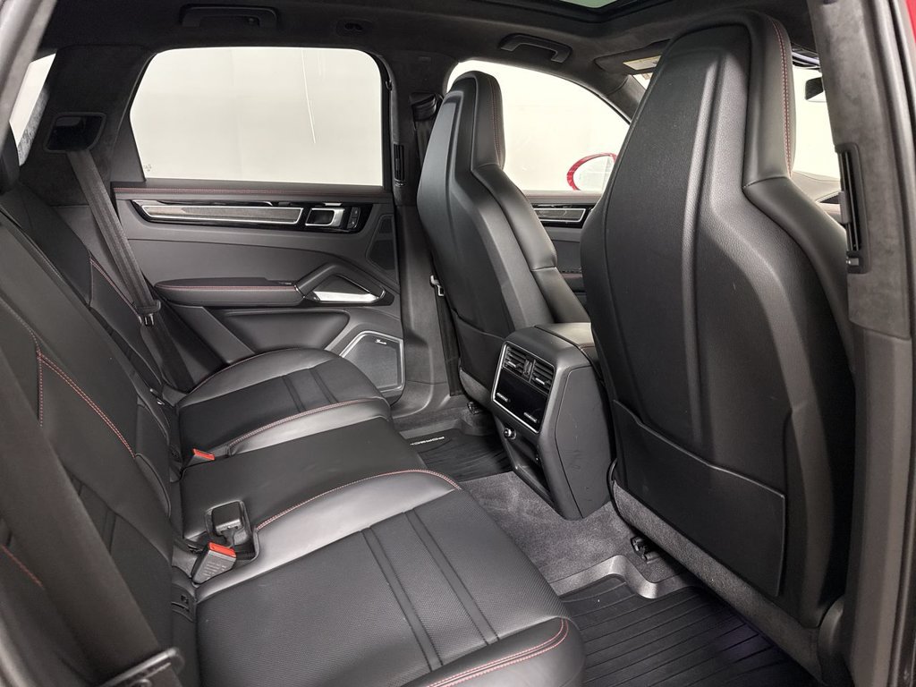 Certified 2023 Porsche Cayenne Turbo AWD/4WD image 25