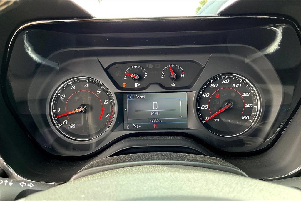 Used 2022 Chevrolet Camaro LT w/ Technology Package RWD image 12