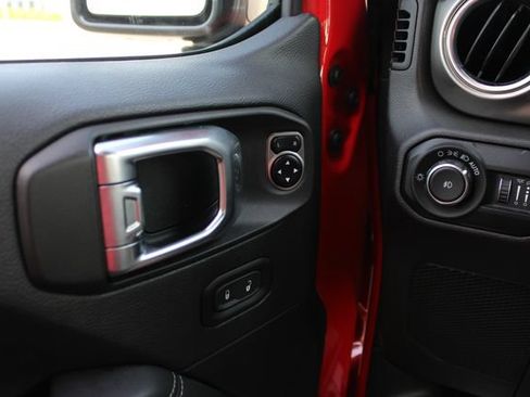 Used 2020 Jeep Wrangler Unlimited Sahara AWD/4WD image 12