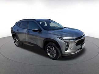 Used 2025 Chevrolet Trax LT FWD video 2