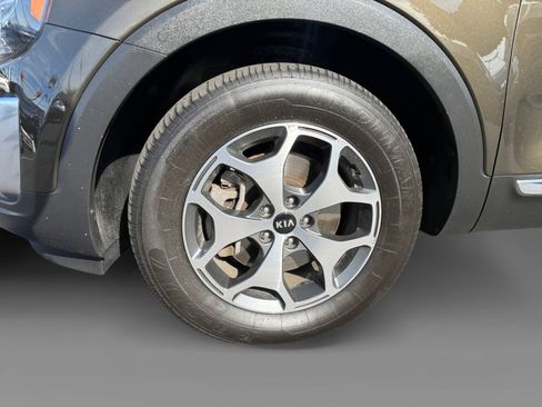 Used 2020 Kia Telluride EX w/ Towing Package FWD image 9