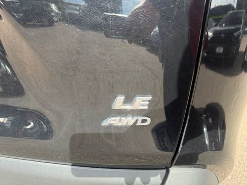 Used 2025 Toyota RAV4 LE AWD/4WD image 23