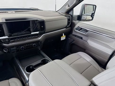 New 2026 Chevrolet Silverado 2500 LTZ w/ LTZ Convenience Package AWD/4WD image 25