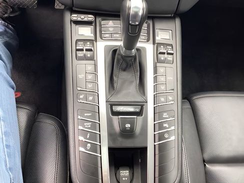 Used 2016 Porsche Macan Turbo w/ Premium Package Plus AWD/4WD image 24
