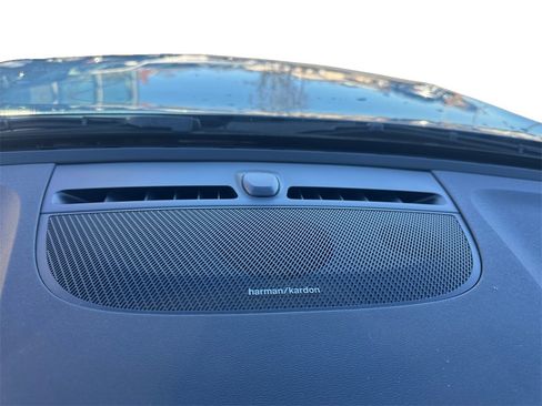 Certified 2023 Volvo C40 P8 Recharge Ultimate image 18