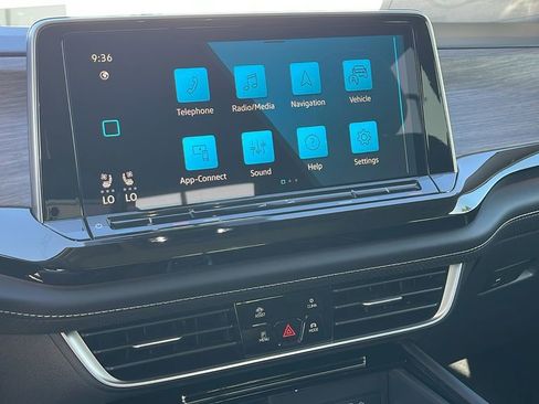 New 2026 Volkswagen Atlas SEL Premium R-Line image 18