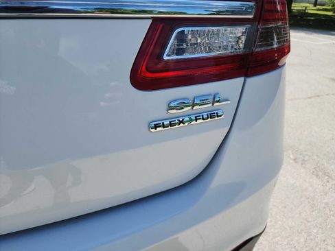 Used 2015 Ford Taurus SEL FWD image 6