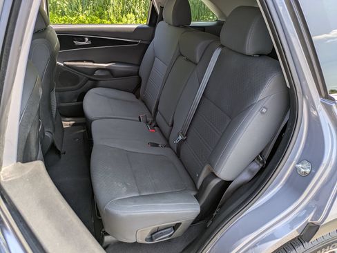 Used 2020 Kia Sorento LX AWD/4WD image 18