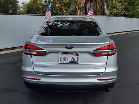Used 2019 Ford Fusion SE FWD image 7