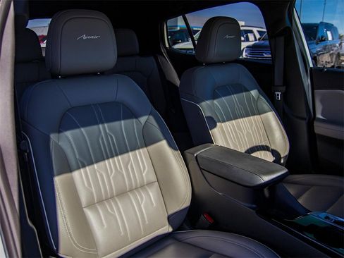 Certified 2025 Buick Envista Avenir image 14