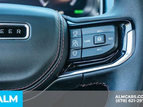 Used 2025 Jeep Wagoneer S Limited image 30