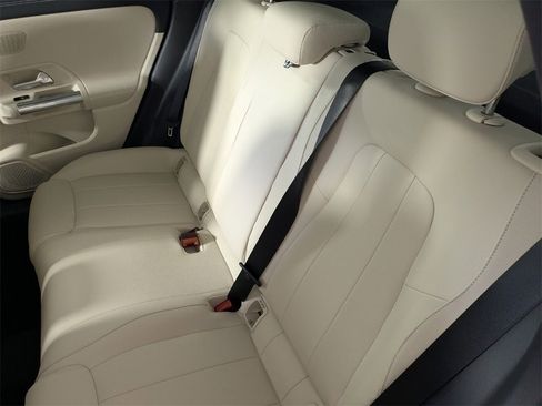 New 2026 Mercedes-Benz GLA 250 image 13