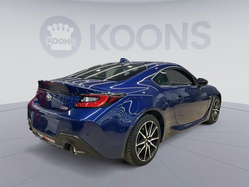 Used 2022 Toyota GR86 image 5