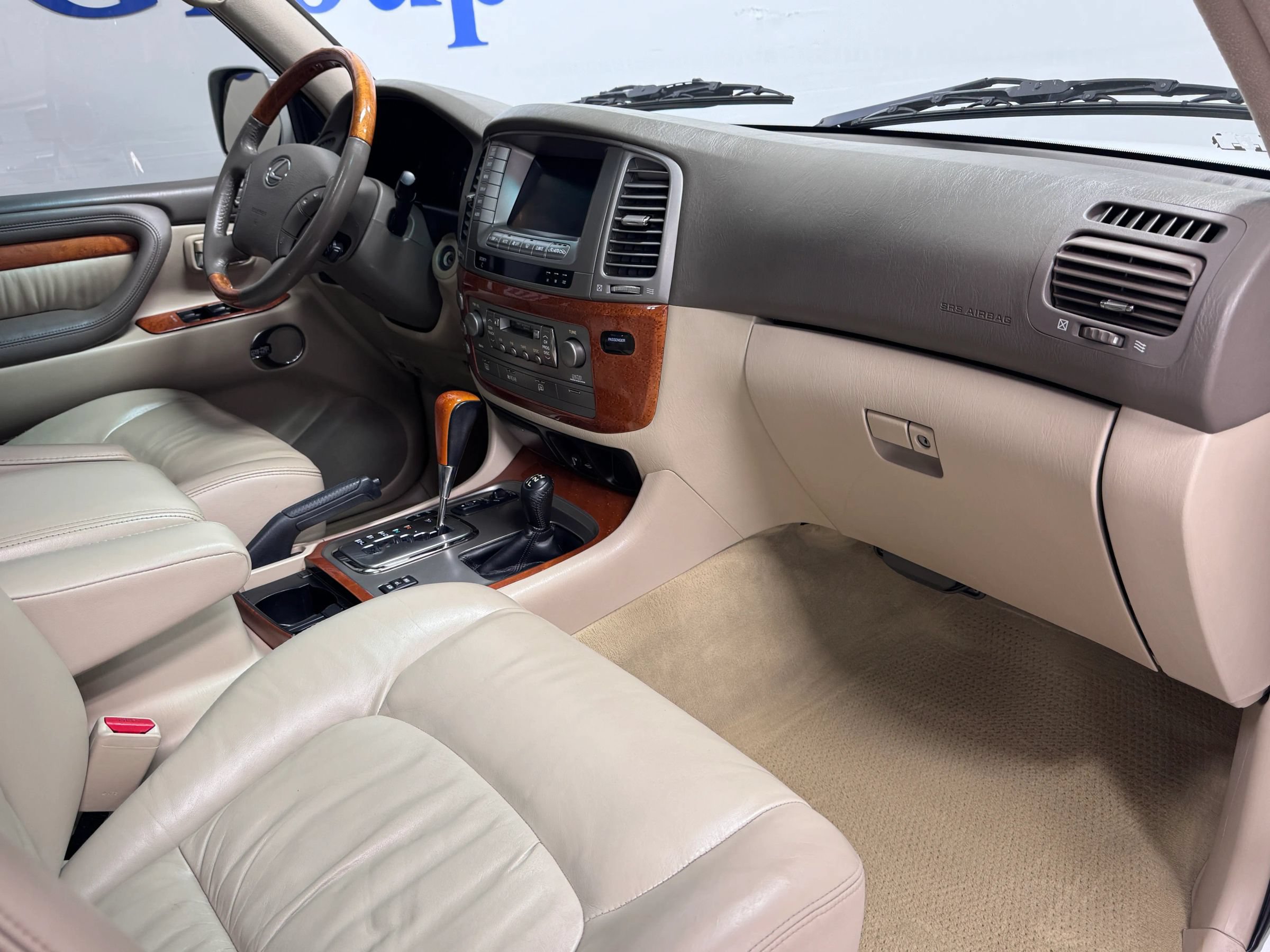 Used 2004 Lexus LX 470 4WD image 12