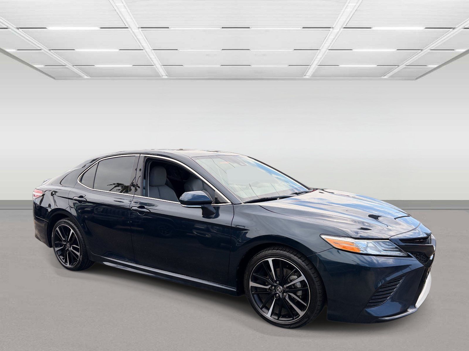 Used 2020 Toyota Camry XSE w/ Carpet Mat Package FWD image 6