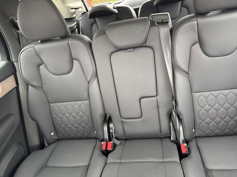 Certified 2025 Volvo XC90 B5 Plus image 34