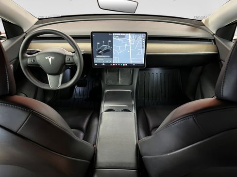 Used 2021 Tesla Model Y Long Range AWD/4WD image 11