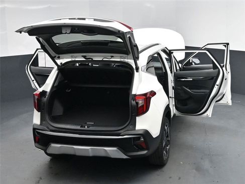 New 2026 Kia Seltos SX image 16