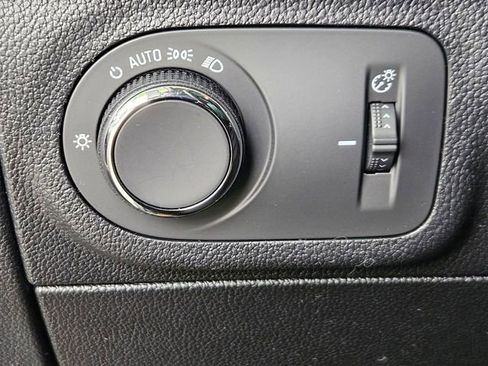 Used 2019 Chevrolet Cruze LT w/ Convenience Package FWD image 14