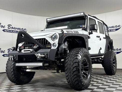 Used 2014 Jeep Wrangler Unlimited Sport image 2