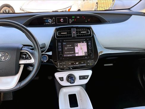 Used 2016 Toyota Prius Three Touring image 6